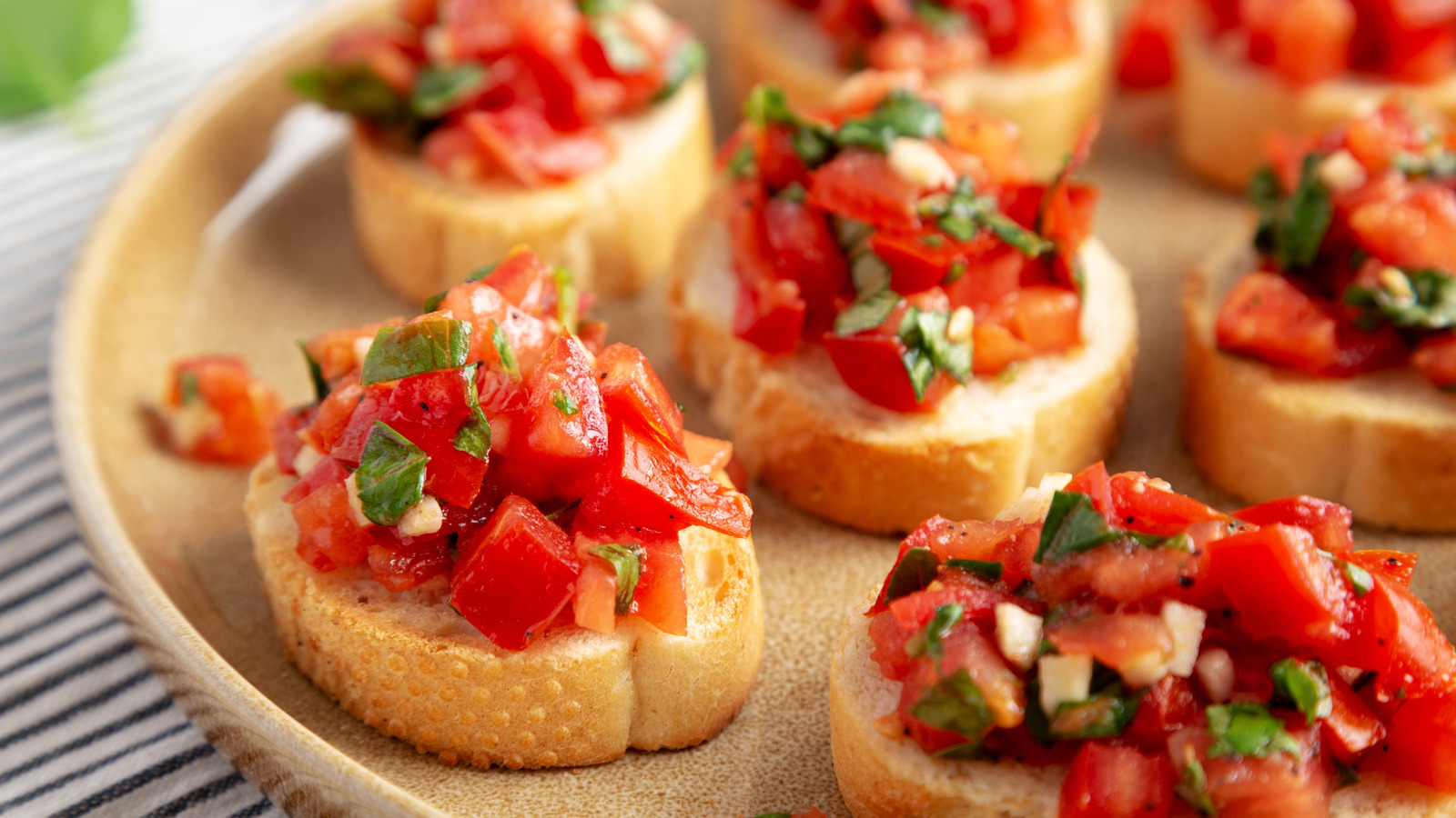 Crostini vs. Bruschetta: Key Differences & Creative Topping Ideas